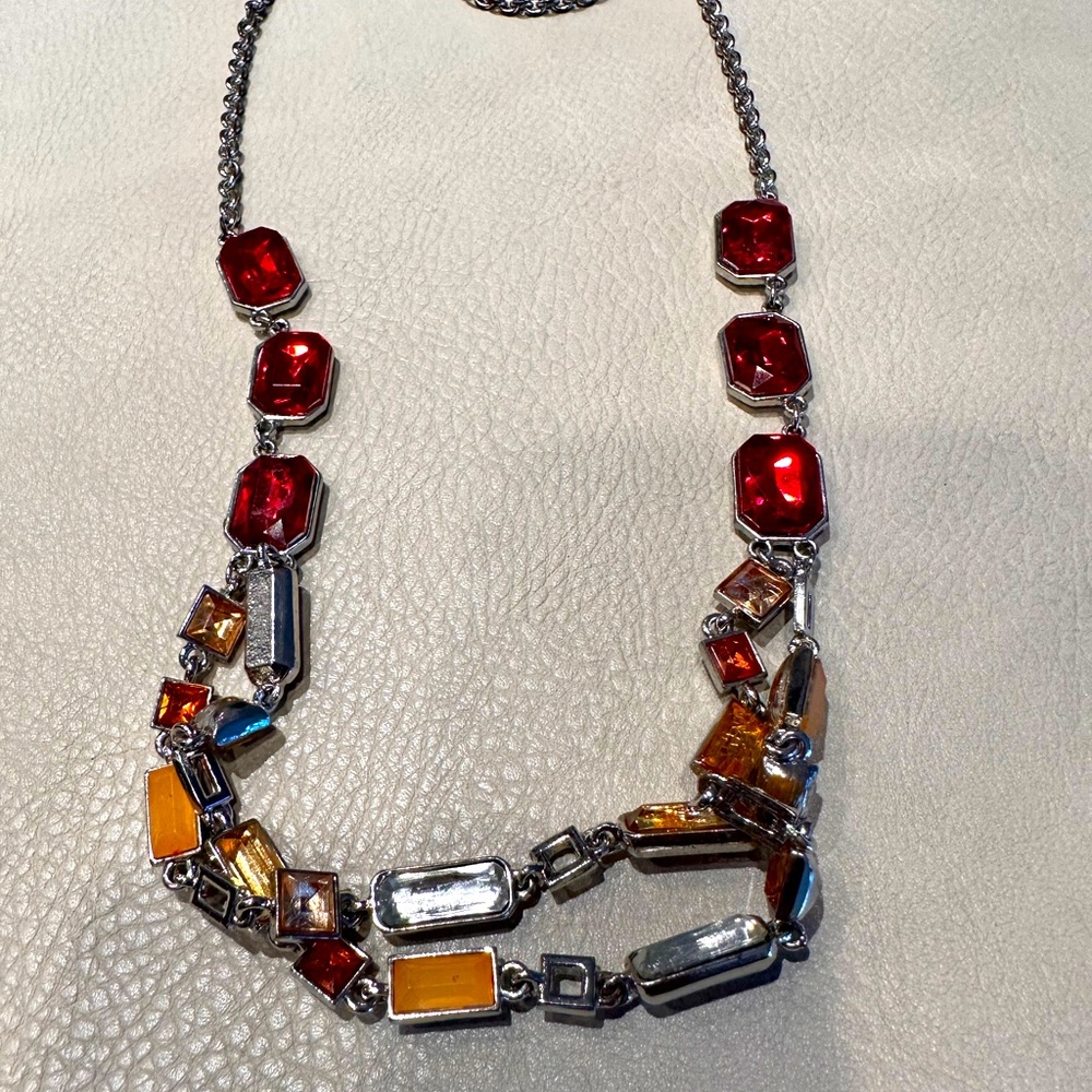 Vintage catchy gem necklace!